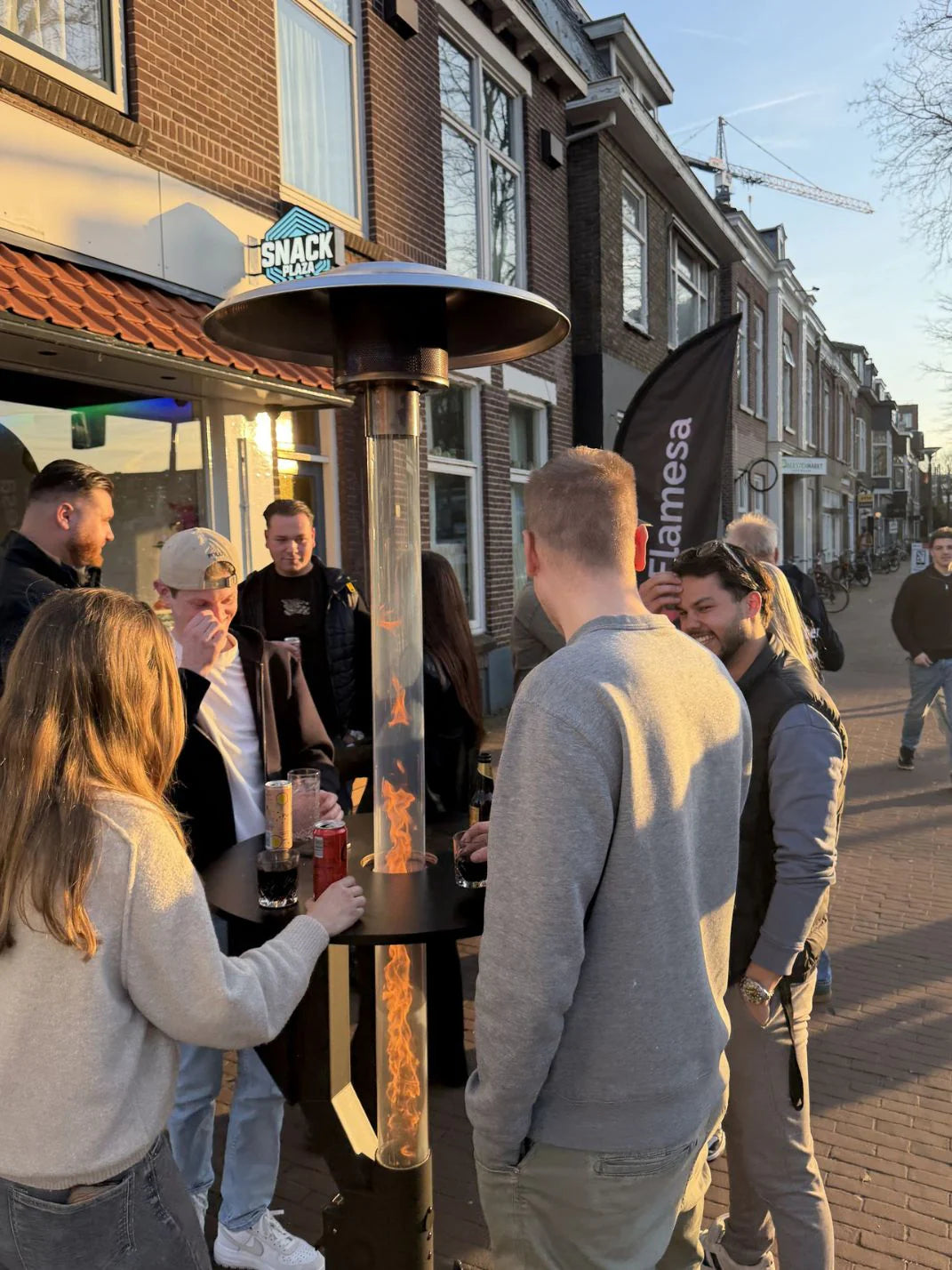 Flamesa Solaro – Premium Pellet Terrassenheizer mit Tisch